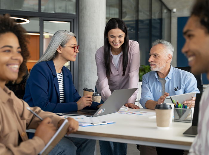 people-working-as-team